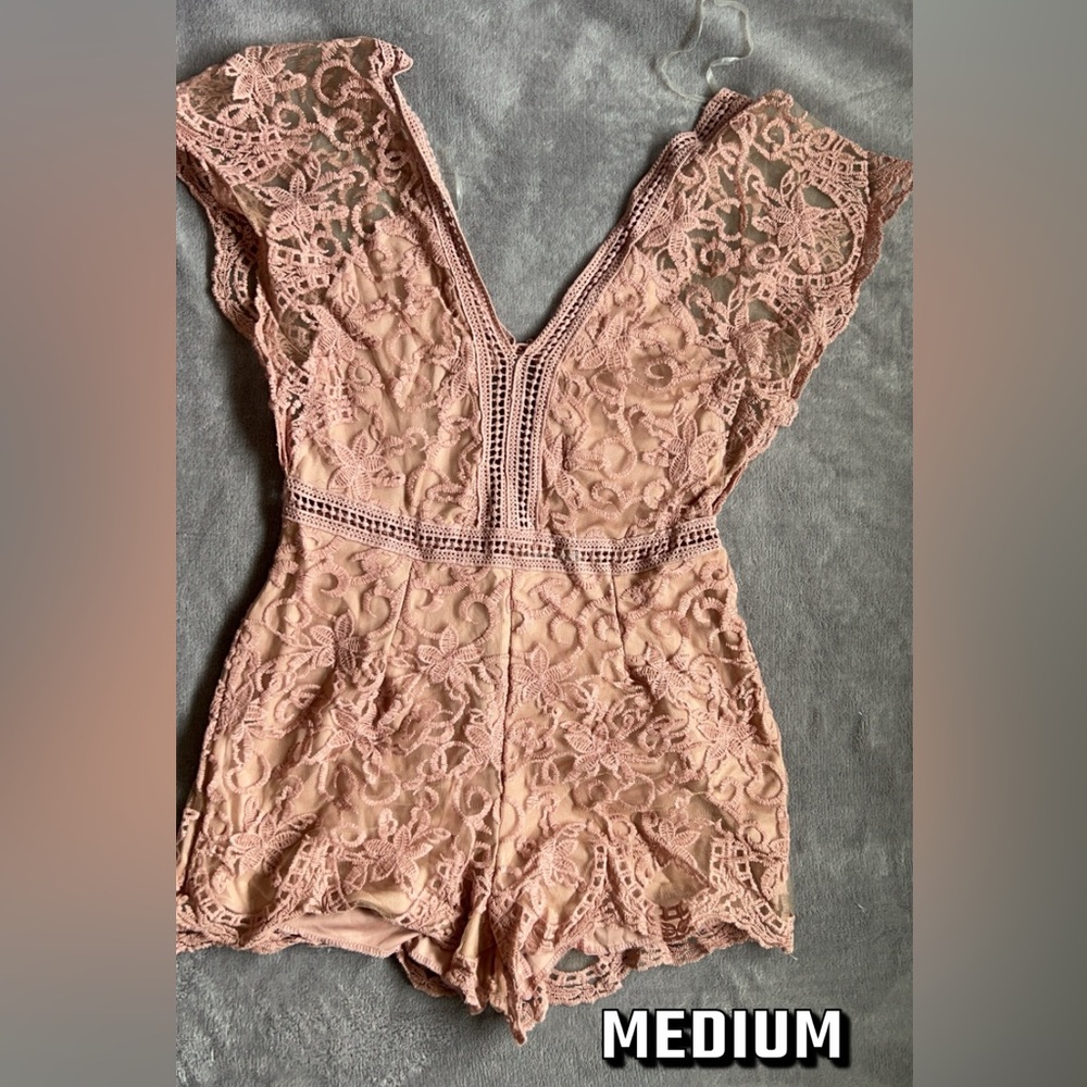 Champagne colored lace jumper. Size medium.